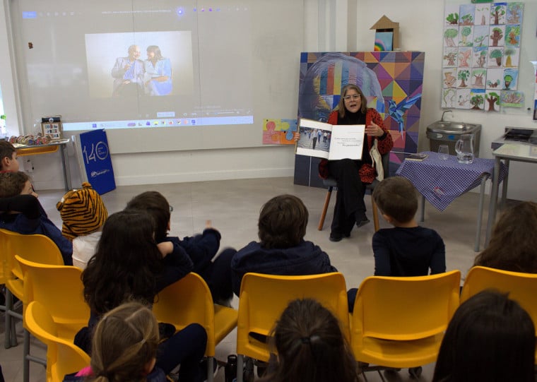 Liane Neves compartilhou memórias e imagens com alunos do Colégio Farroupilha nos 120 anos do nascimento do escritor