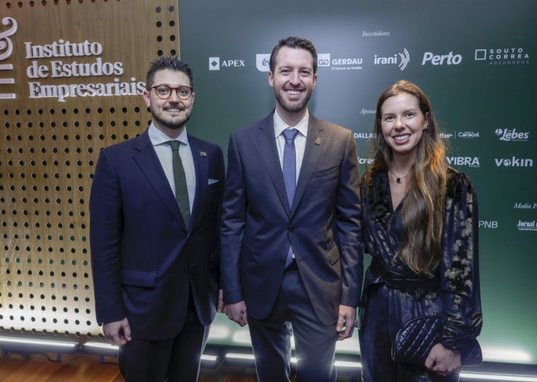 Tiago Dinon Carpenedo, Hugo de Oliveira Muller e Paola Coser Magnani