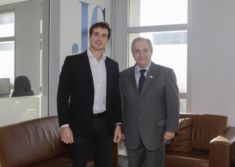 Diretor-presidente do Jornal do Comércio, Giovanni Jarros Tumelero, apresentou o espaço ao presidente da ACPA, José Paulo Soares Martins, em visita institucional