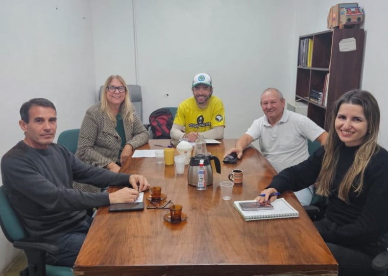 Representantes da prefeitura e dos catadores se reuniram para debater implementação da proposta