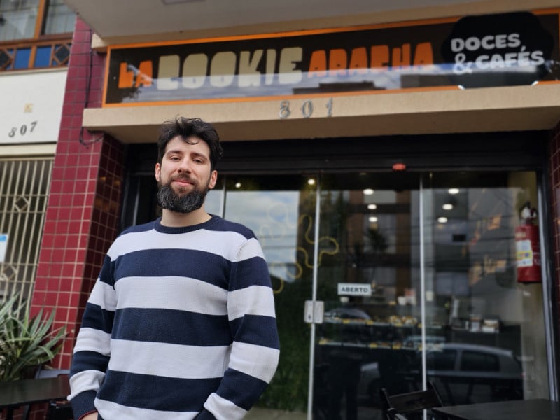 Paulo Patta comanda o La Cookiearacha, que aderiu ao caf&eacute; especial devido &agrave; demanda da clientela<br />Foto: NATHAN LEMOS/JC