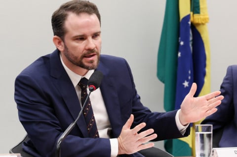 Durigan: é preciso cautela na retirada de subsídios de combustíveis, com nova alta do petróleo