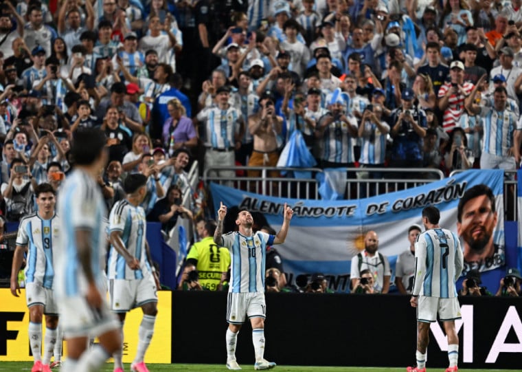 Messi empatou com o aposentado Miroslav Klose como o maior artilheiro da história das Copas do Mundo