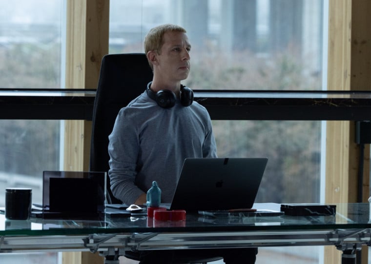 Com Jeremy Strong, Mikey Madison e Jeremy Allen White, 'O outro lado das redes' está com estreia prevista para 8 de outubro