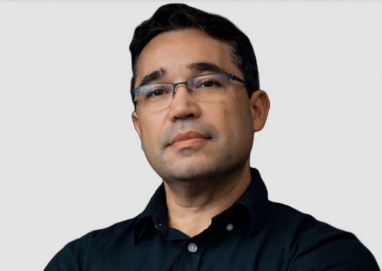 Sandro Eduardo é neurocientista, pesquisador da Comunicação, autor best-seller e criador do conceito de Inteligência NeuroComunicacional