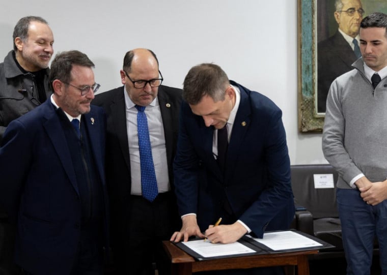 A nova ementa coloca o turismo em um patamar de relevância constitucional para a economia local do estado