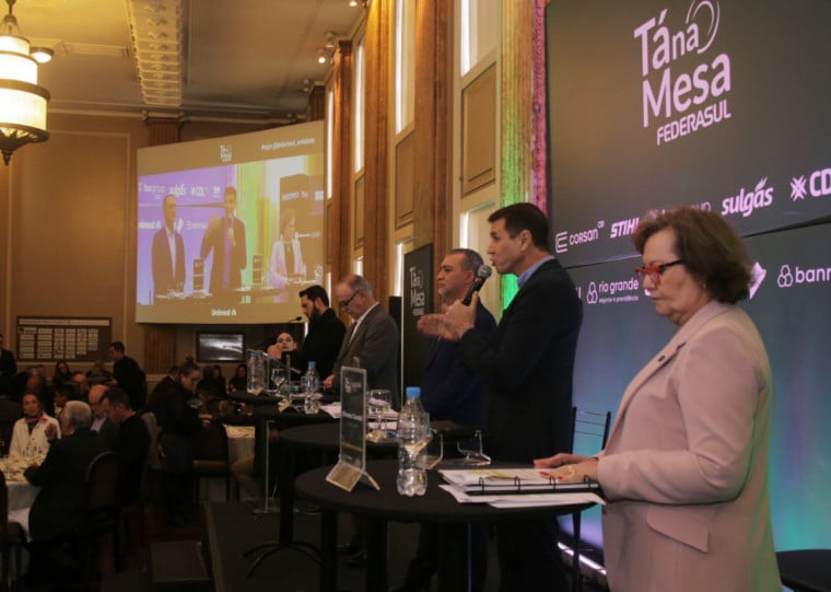 Cláudio Diaz (PSDB), Edegar Pretto (PT), Ernani Polo (PSD) e Silvana Covatti (PP) debateram nesta quarta-feira (17)