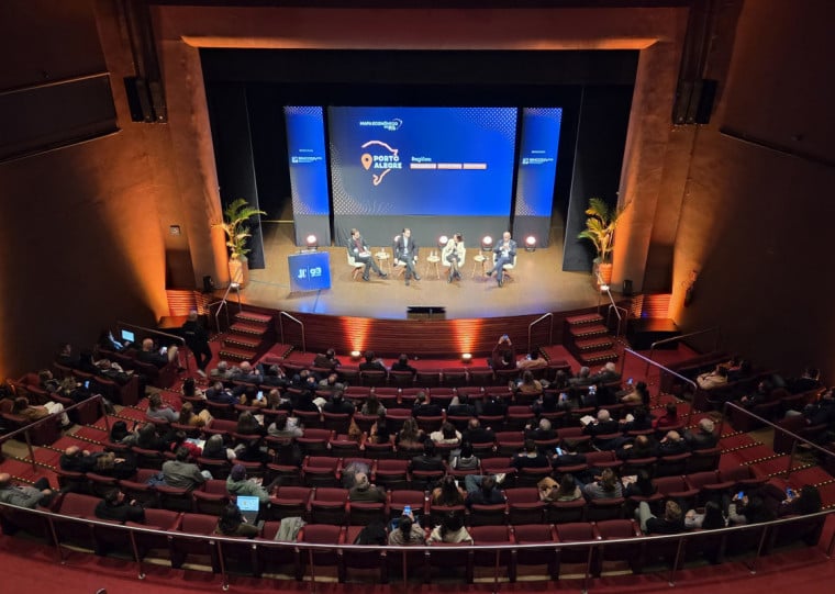 O painel Indicadores do Presente e Tendências para o Futuro ocorreu no Teatro CIEE-RS Banrisul