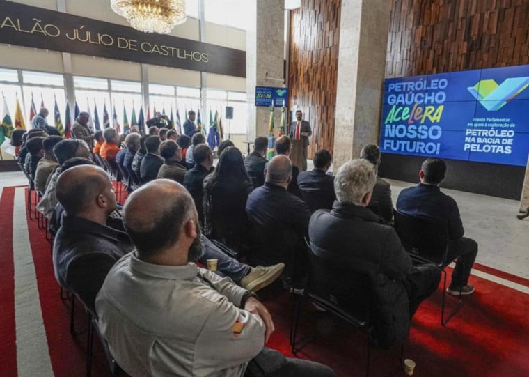 Parlamentares afirmam que receita com petróleo poderia chegar a R$ 6 trilhões