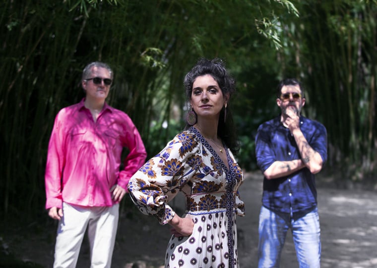 Neste domingo (21), Bianca Gismonti Trio sobe ao palco do Espaço 373 para a estreia do álbum 'Percutante'