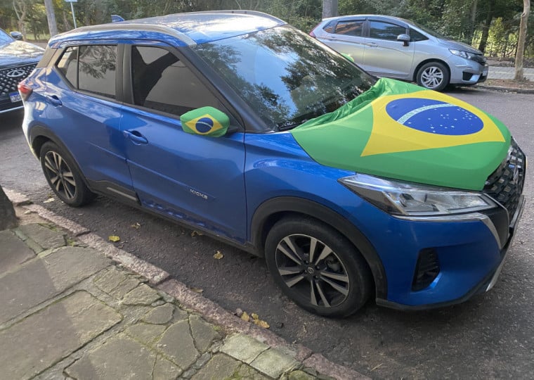 Carro foi enfeitado para a Copa do Mundo