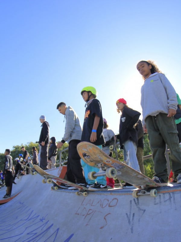 Evento gratuito em Porto Alegre celebra data mundial dedicada ao skate