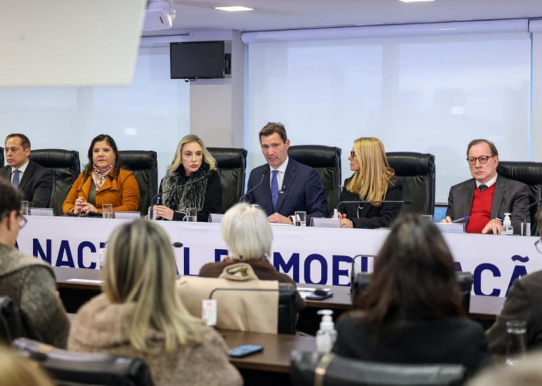 A OAB/RS promoveu, na manhã desta sexta-feira (19), um ato em alusão ao Dia Nacional de Mobilização pela Reforma do Judiciário