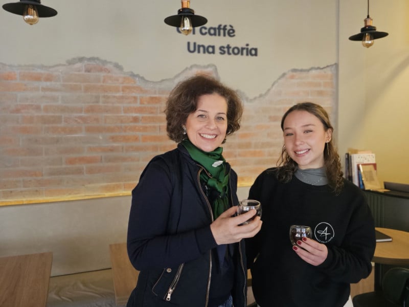 Maristela e Ant&ocirc;nia Tamborindeguy Fran&ccedil;a s&atilde;o s&oacute;cias na La Stella, neg&oacute;cio que participa pela primeira vez da Rota das Cafeterias<br />Foto: J&Uacute;LIA FERNANDES/ESPECIAL/JC
