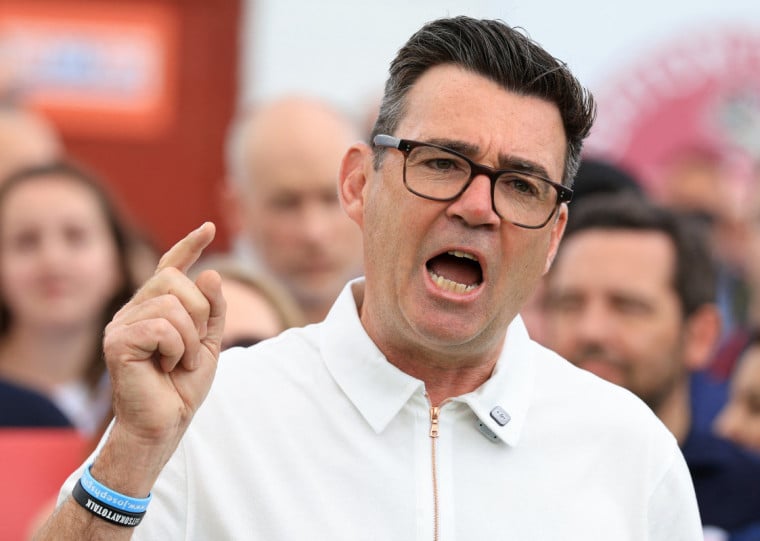 Burnham afirmou que a saída de Starmer "marca o início de uma transição"