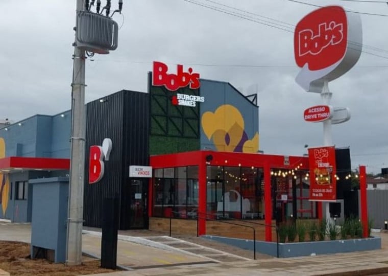 Rio Grande do Sul tem 70 municípios com algum franqueado; rede de fast food Bob's planeja abertura de 11 pontos em 2026