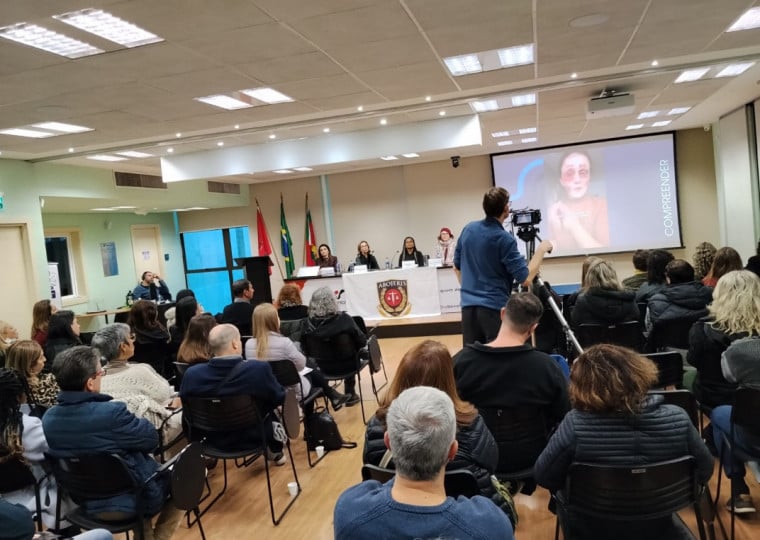 Encontro debateu soluções para proteger mulheres em risco