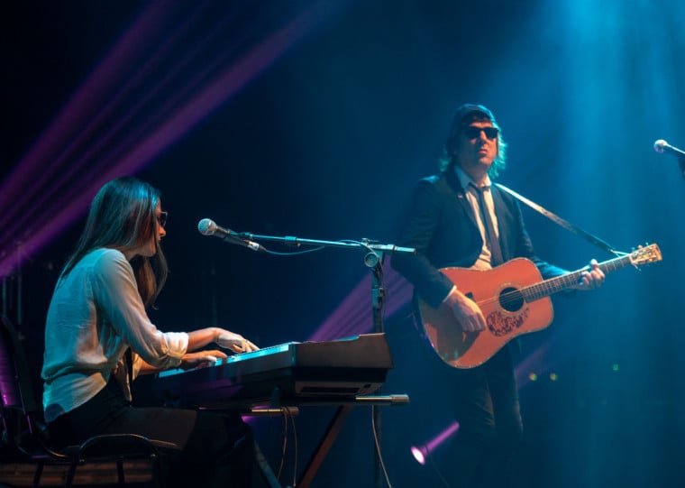 Compositor se apresenta com Mari Kerber no Teatro de Vampiros 