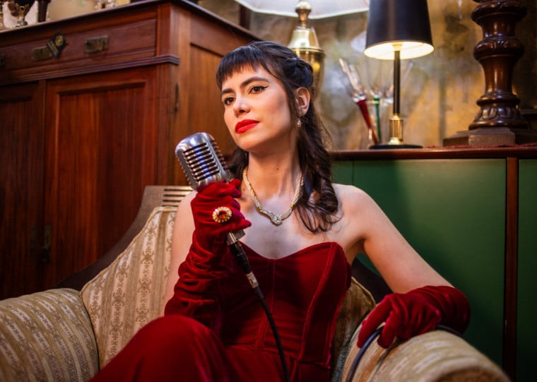 Espetáculo gratuito em homenagem à cantora e compositora francesa acontece às 12h30min, no Teatro Oficina Olga Reverbel do Multipalco Eva Sopher