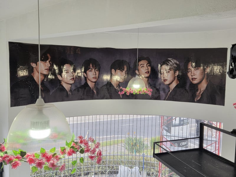 Elementos da cultura coreana, como o k-pop e os k-dramas foram implementados ap&oacute;s a observa&ccedil;&atilde;o dos gostos de clientes<br />Foto: Manuela Cassano/Especial/JC
