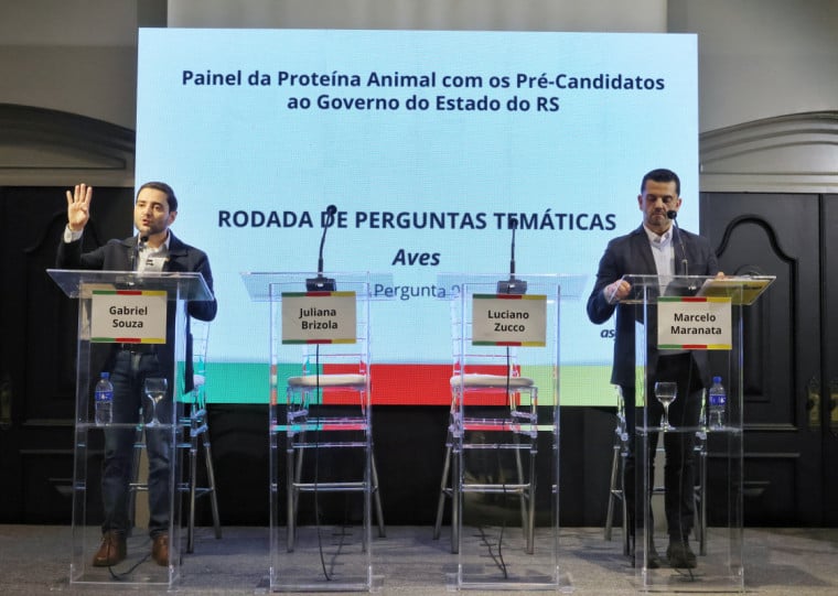 Estandes dos pré-candidatos do PDT e do PL ficaram vazios durante painel