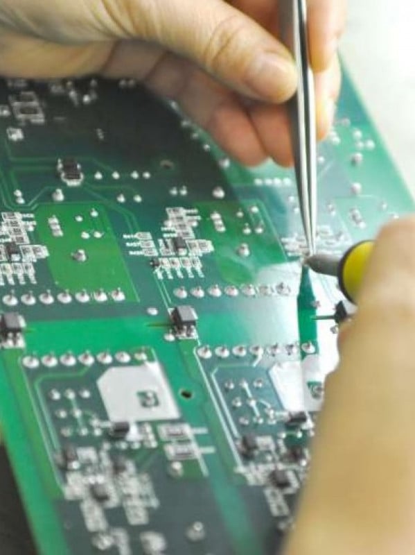 Indústria eletroeletrônica diz não enfrentar escassez de mão de obra e destaca qualificação