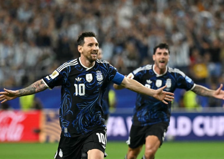 Argentina de Lionel Messi avança no torneio com 100% de aproveitamento