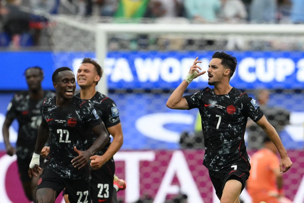 Com gol nos acréscimos, Canadá vence África do Sul e vai às oitavas