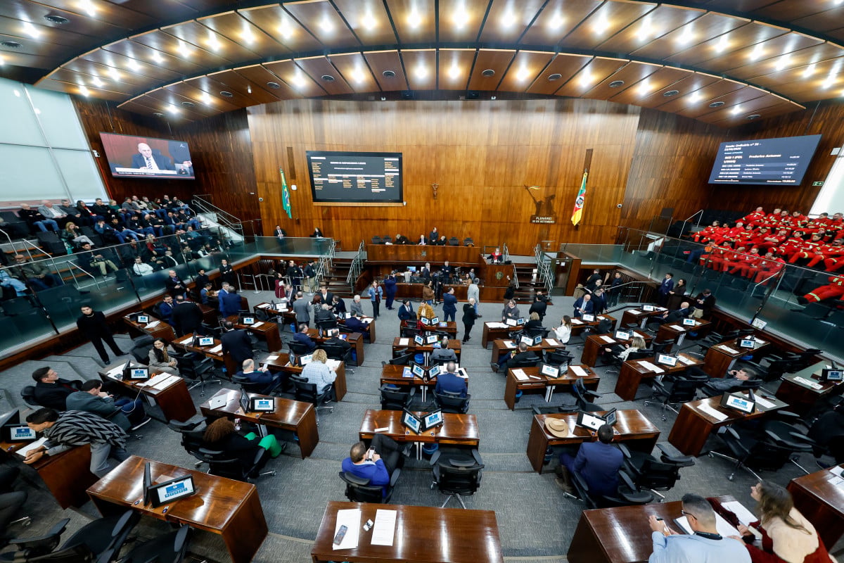 Assembleia pode votar projetos de interesse do governo em sessão desta terça