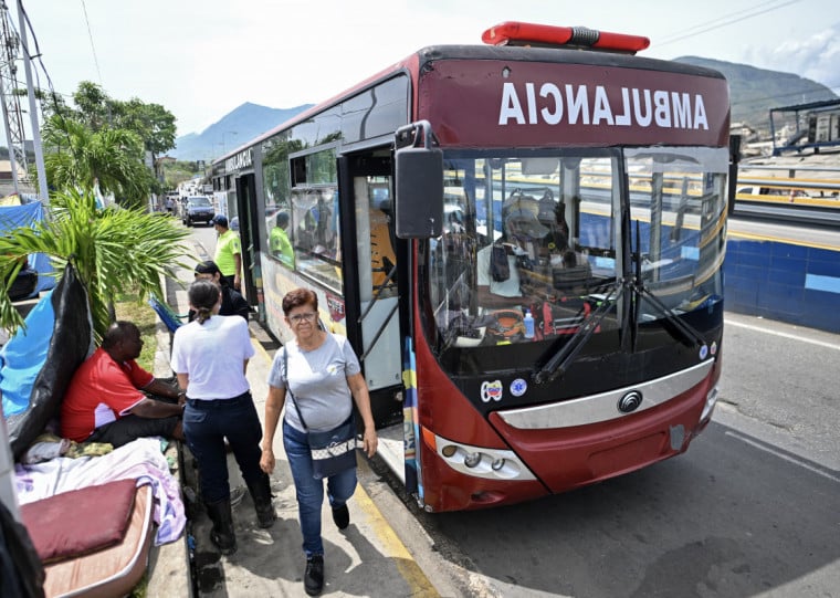 Enquanto isso, unidades m&oacute;veis atendem pessoas nos locais mais afetados 
