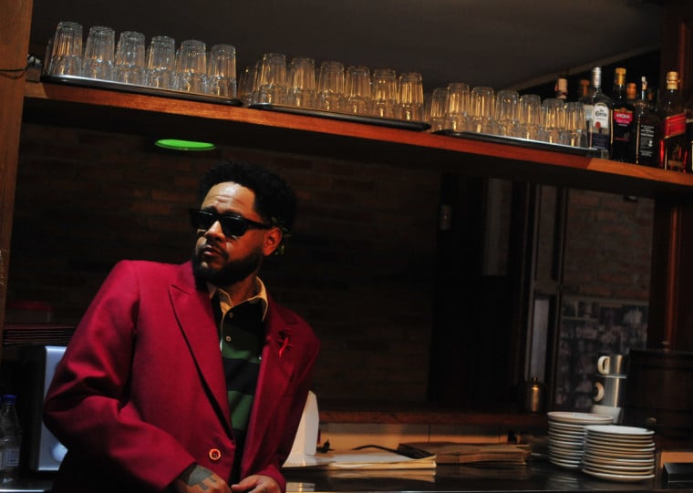 Rapper traz a turnê Racional MCMV ao Auditório Araújo Vianna neste sábado; ainda há ingressos no Sympla