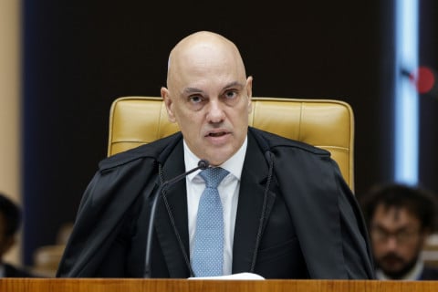 Moraes dá 5 dias para PGR opinar se Bolsonaro descumpriu cautelar em carta
