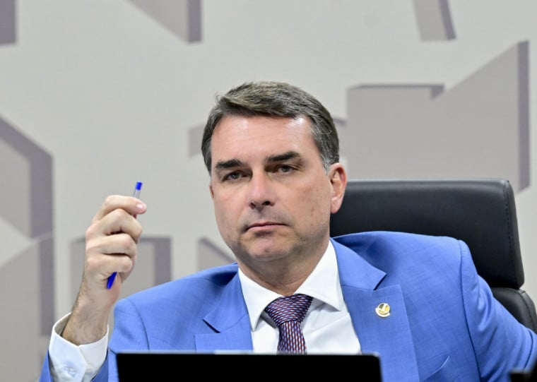 Flávio encaminhou uma manifestação ao USTR argumentando que a medida "recompensaria os próprios infratores que deveria punir"