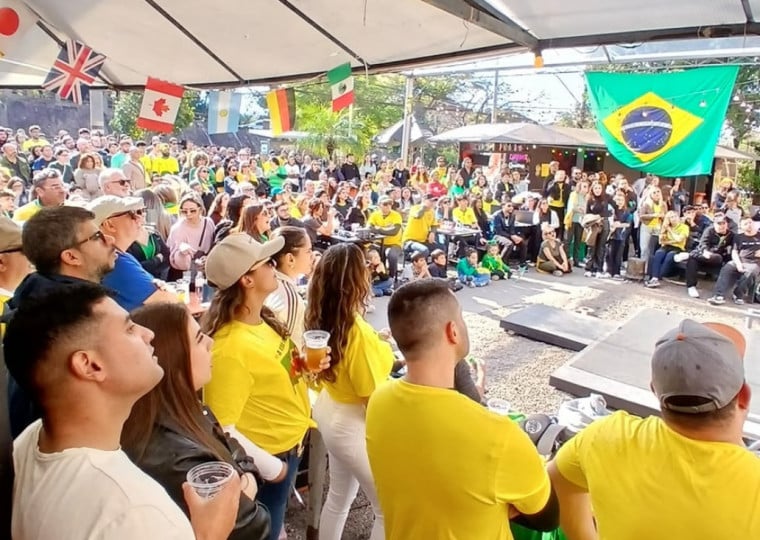 Asun monta arena pra clientes assistirem a jogo do Brasil e tem sorteio de televis&otilde;es