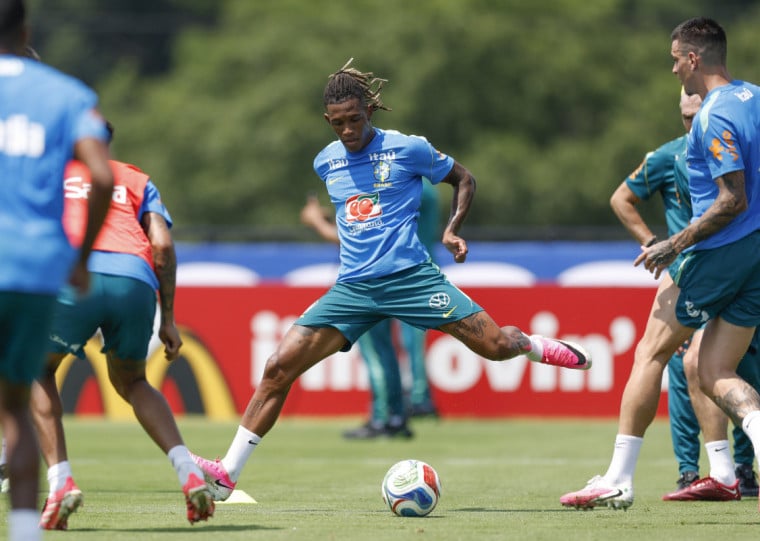 Danilo Santos deve ser o substituto de Paquetá no meio-campo