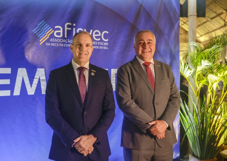 Eduardo Jaeger passou o cargo a Marcelo Ramos de Mello, que já foi presidente  