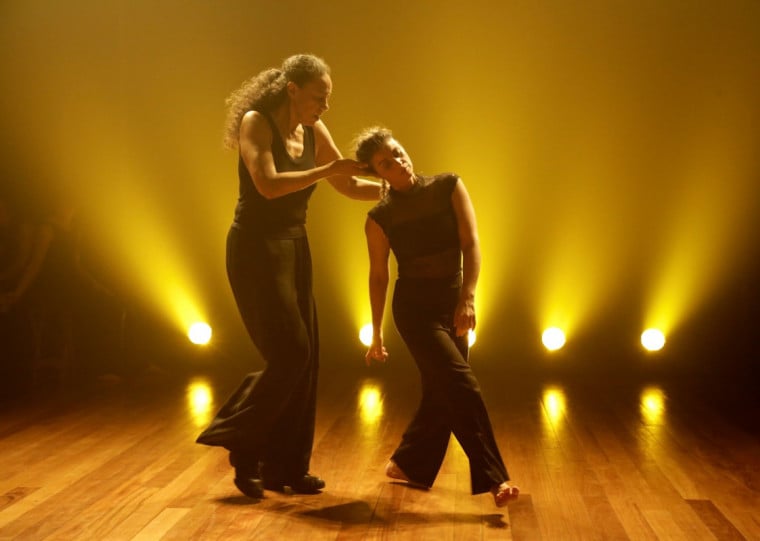 Espetáculo de dança '4 – de amores & sombras' reflete sobre identidade e etarismo no Multipalco Eva Sopher