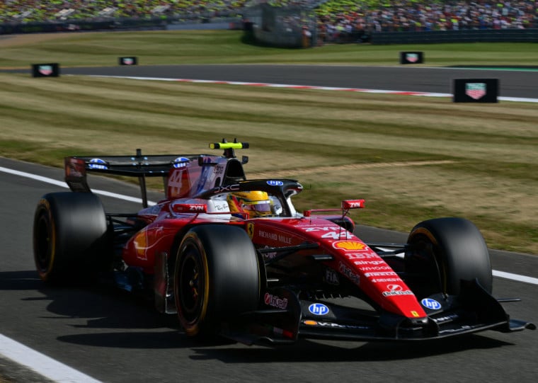 Hamilton superou a Mercedes de Antonelli