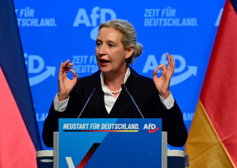  Weidel foi reeleita com 81% dos votos, enquanto Chrupalla obteve 70%