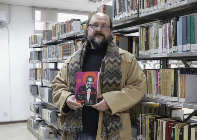 Compositor e arranjador, Arthur de Faria &eacute; tamb&eacute;m incans&aacute;vel pesquisador da hist&oacute;ria da m&uacute;sica