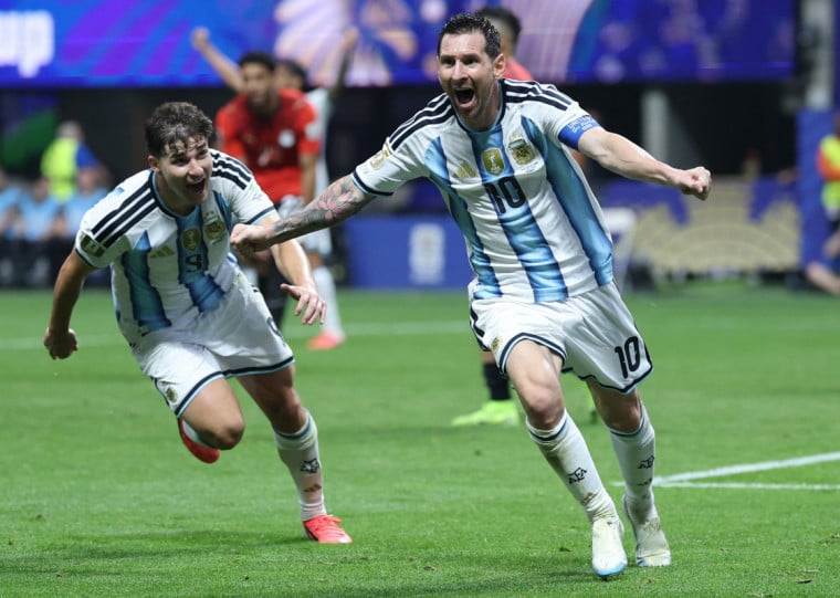 Com gol e assistência de Messi, a Albiceleste avançou para as quartas