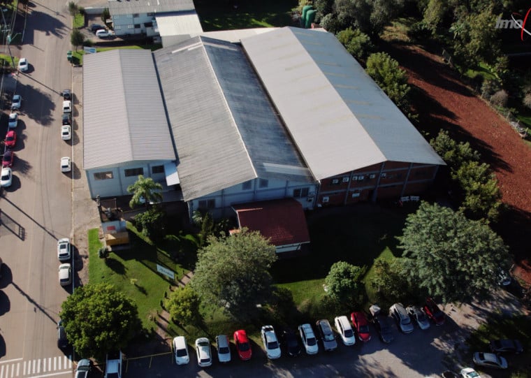 A empresa atua nas áreas automotivo, agrícola, industrial, naval e de automação A empresa atua nas áreas automotivo, agrícola, industrial, naval e de automação