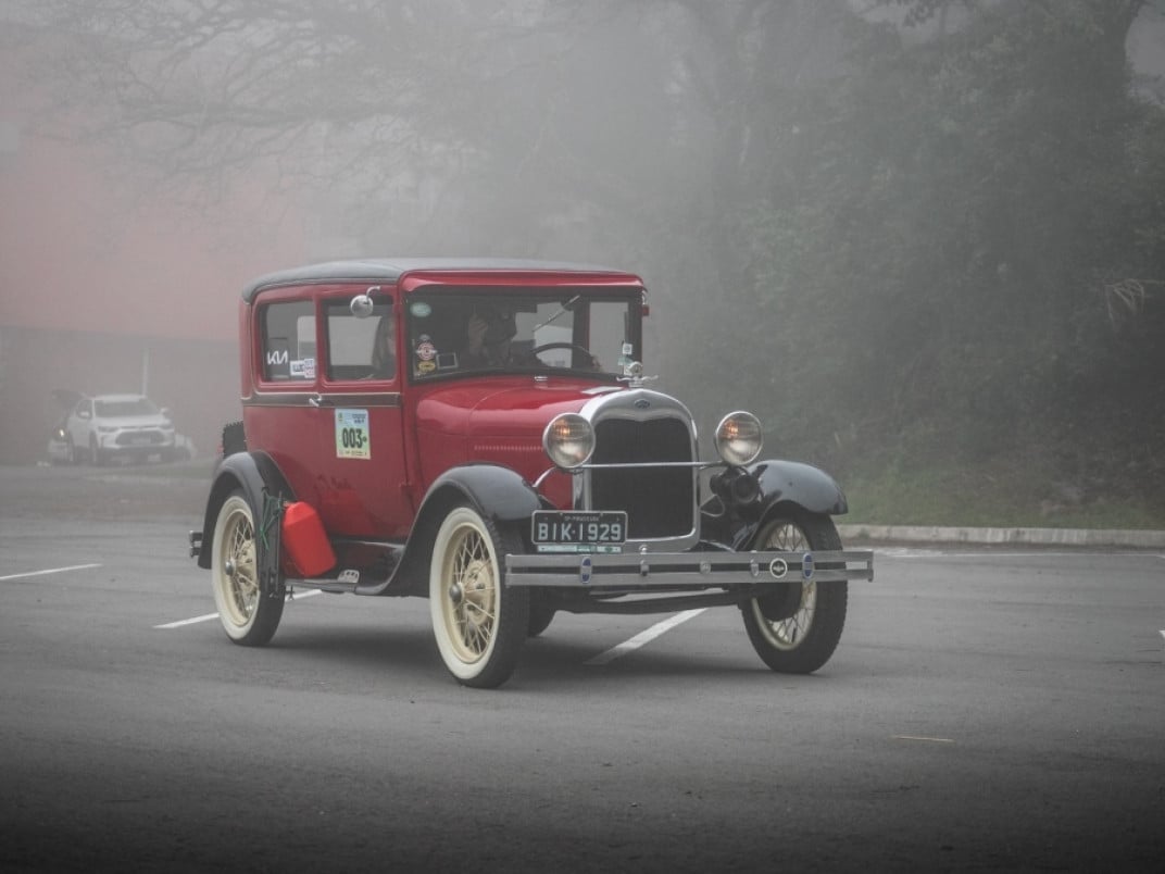 Rally &eacute; voltado para o antigomobilismo, com ve&iacute;culos mais antigos sendo da d&eacute;cada de 1920 | Site Rally dos Vinhedos/Reprodu&ccedil;&atilde;o/Cidades