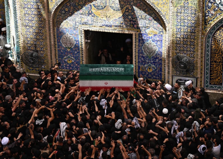 Funeral de Ali Khamenei prosseguiu nesta quarta-feira, na cidade de Najaf, no Iraque