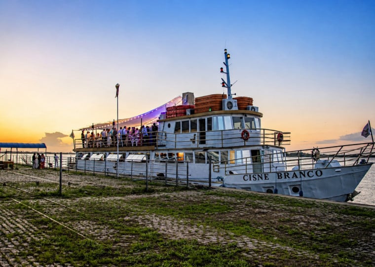 Mais do que um passeio turístico, embarcação tornou-se parte da memória afetiva da Capital e um dos símbolos da conexão entre Porto Alegre e o Guaíba