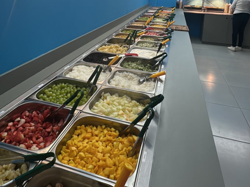 O buffet conta com 45 a 50 op&ccedil;&otilde;es pelo valor fixo de R$ 89,90<br />Foto: Manuela Cassano/Especial/JC
