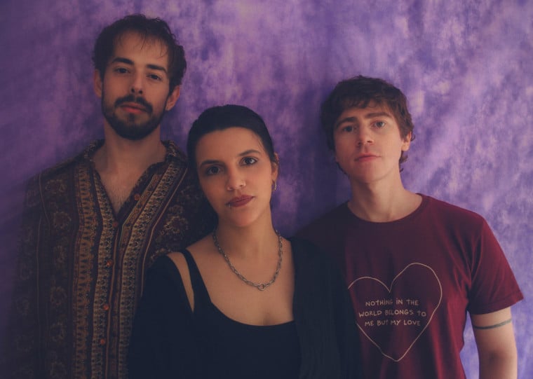 Banda gaúcha projeta turnê após o lançamento do disco 'De te mostrar intenso'