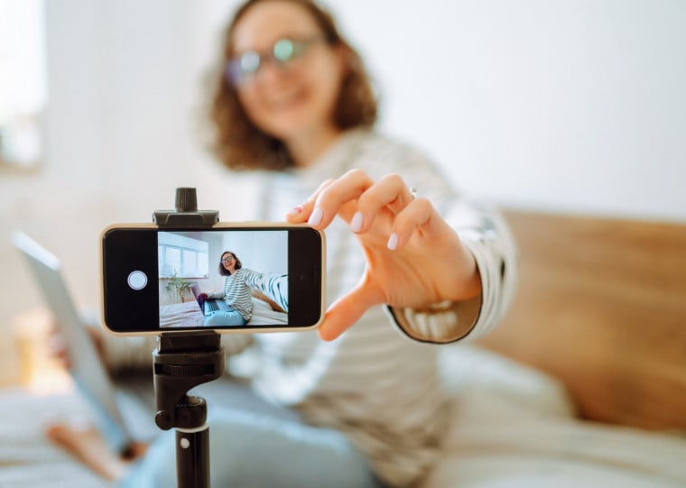Cineasta Cassio Tolpolar ensina a produzir filmes com o celular em palestra gratuita na Sala Redenção 
