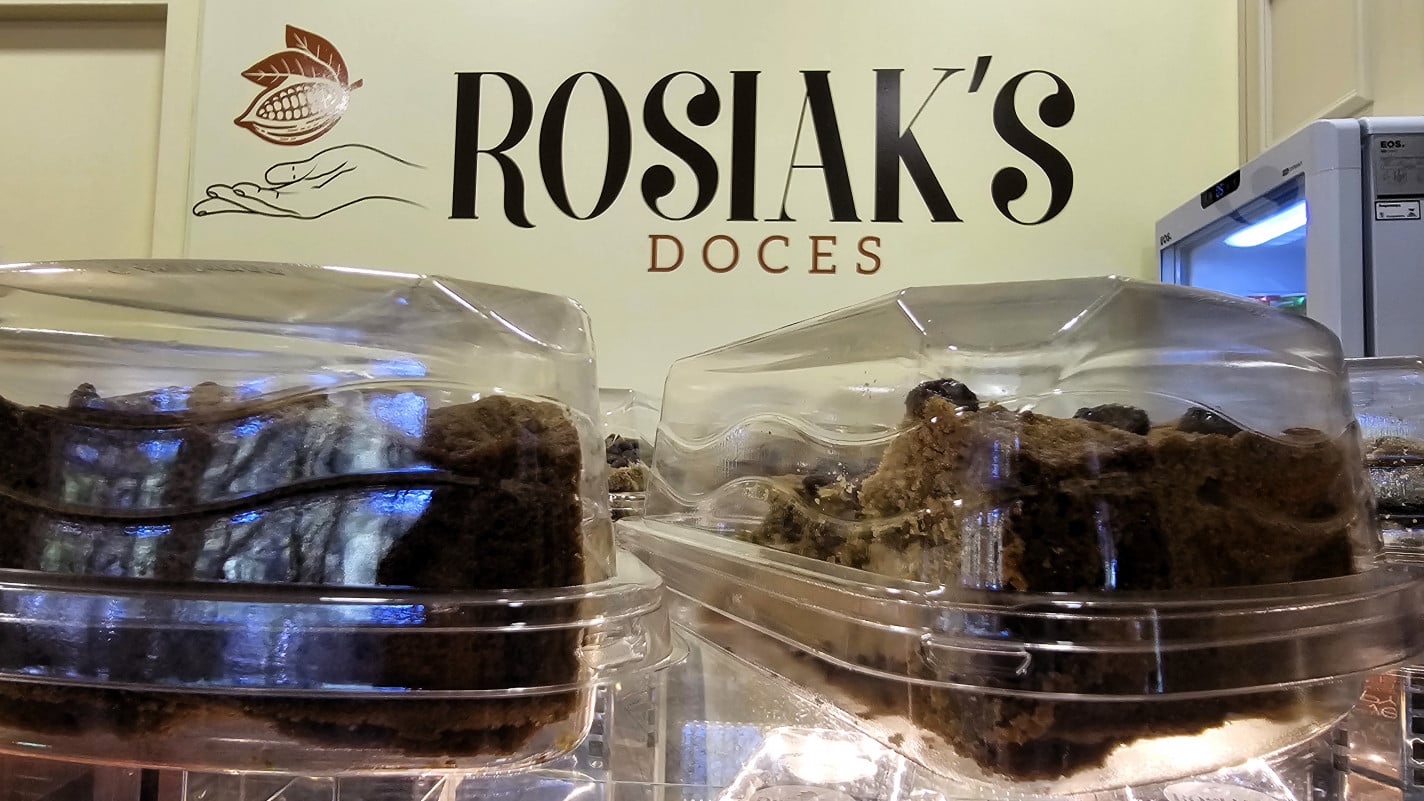 Dispon&iacute;veis nos recheios de Nutella e Ferrero Rocher, as fatias de cookie fazem sucesso na loja | Gustavo Marchant/Especial/JC