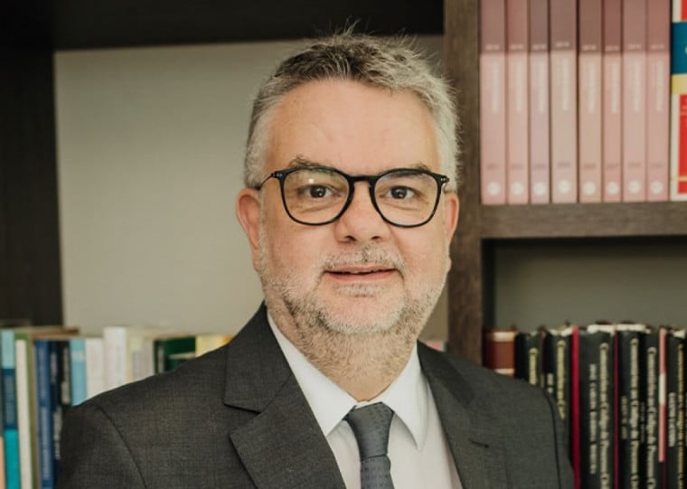 Gilberto Stürmer, advogado e professor titular de Direito do Trabalho na Pucrs